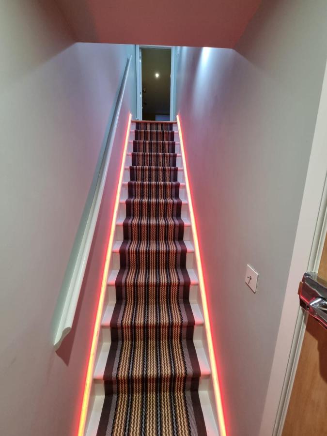 Stylish London Apartment With Terrace & Parking Εξωτερικό φωτογραφία